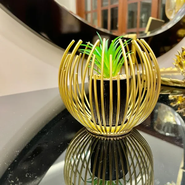 METALLIC GOLDEN GLOBE DECOR WITH PLANTER INSIDE - Image 4